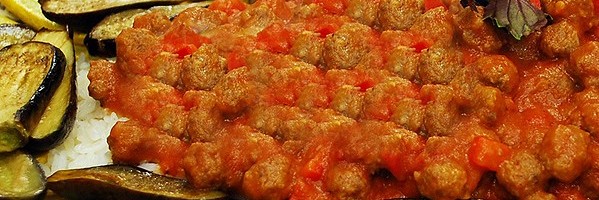 Pilav Üstü Sebzeli Soslu Köfte Thumbnail