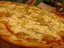 Soğanlı Tulum Peynirli Pizza Thumbnail